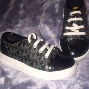 Michael Kors kids Sneakers size 8 -